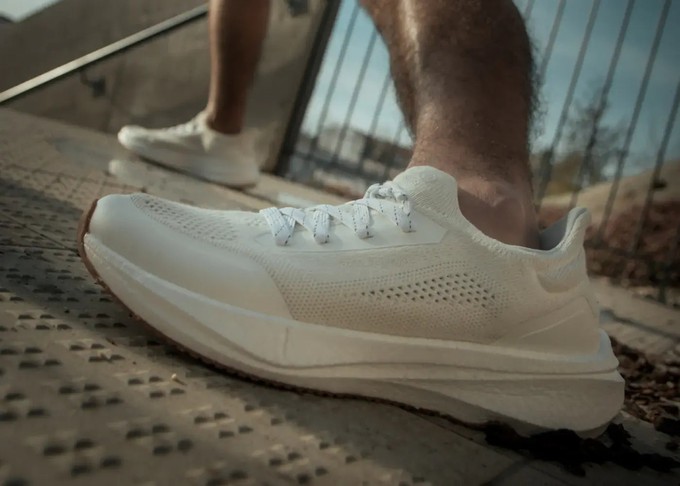 Runners for Men in Pearl White from 8000kicks