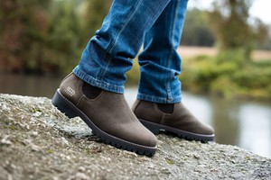 The Crossover Hemp Chelsea for Men in Dark Brown from 8000kicks