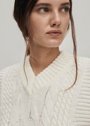 Cosy White Tricot Vest from Alohas