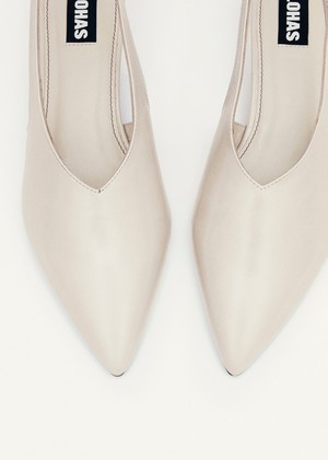 Eros Cream Leather Pumps from Alohas