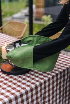 Linen double-oven mitt in Matcha Green via AmourLinen