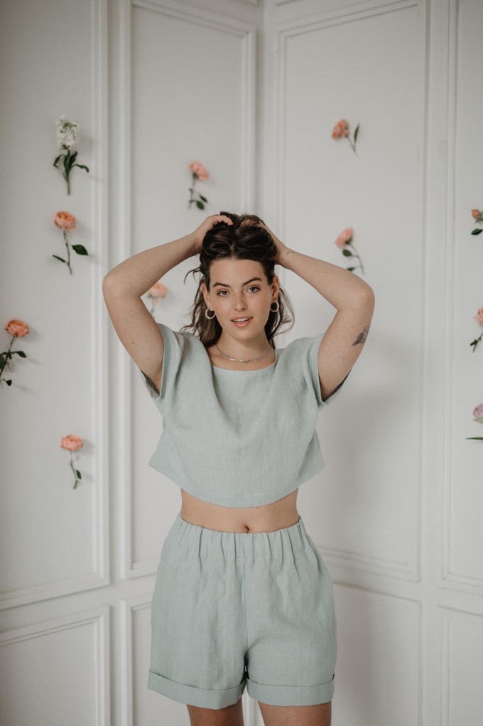 Linen crop top with buttons LISA in Dusty Lavender | sale from AmourLinen