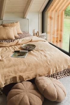 Linen bedding set in Mustard via AmourLinen