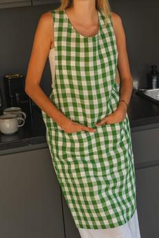 Pinafore linen apron via AmourLinen