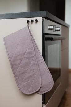 Linen double-oven mitt in Dusty Rose via AmourLinen