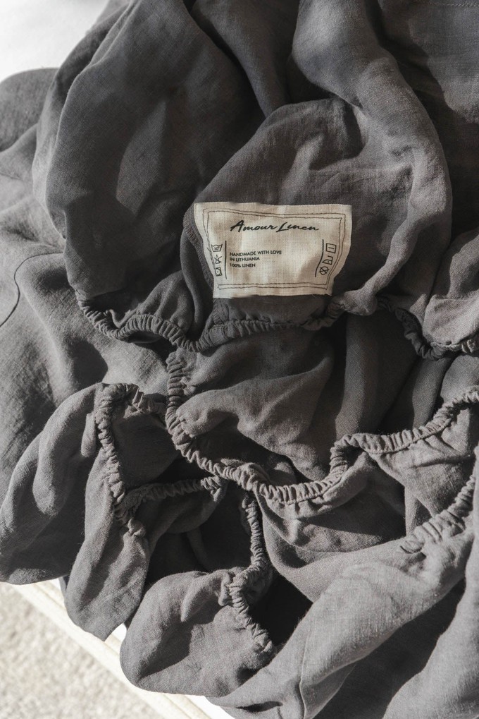 Linen fitted sheet in Charcoal from AmourLinen