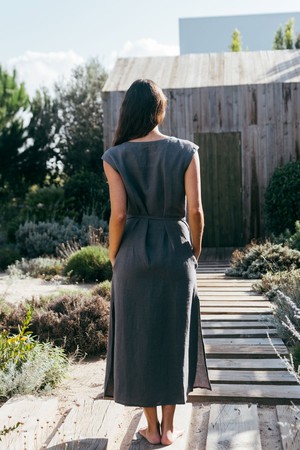 Aurora mid-length linen dress S Charcoal from AmourLinen