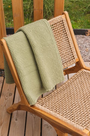 Linen waffle bath towel in Moss Green from AmourLinen