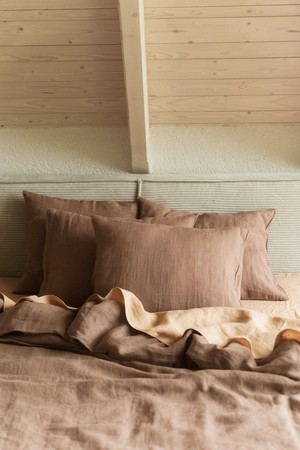 Linen bedding set in Rosy Brown from AmourLinen