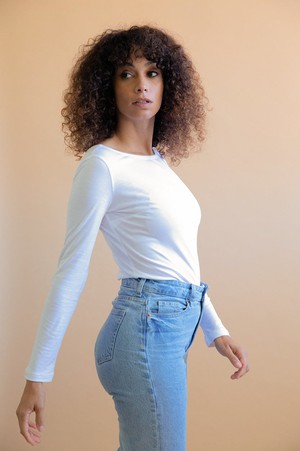 T-shirt Jasmin white long-sleeves from avani apparel