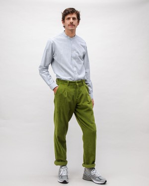 Cordhose mit Falten Chino Hosen Grün from Brava Fabrics