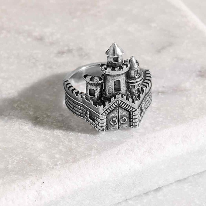 Silver ring castle (up to size 12!) from Fairy Positron