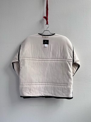 The "MAGENTA  - OFF WHITE" Reversible Blanket Made Jacket - M (Fit XS/S to M/L) from Fitolojio Workshop