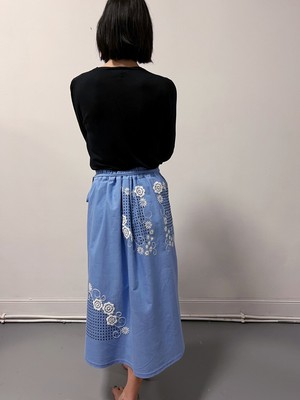 MELIDIA: Wrap Skirt in Blue / White Embroidery tablecloths mix - One size from Fitolojio Workshop