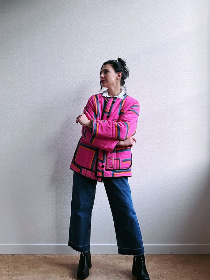 The "MAGENTA  - OFF WHITE" Reversible Blanket Made Jacket - M (Fit XS/S to M/L) from Fitolojio Workshop