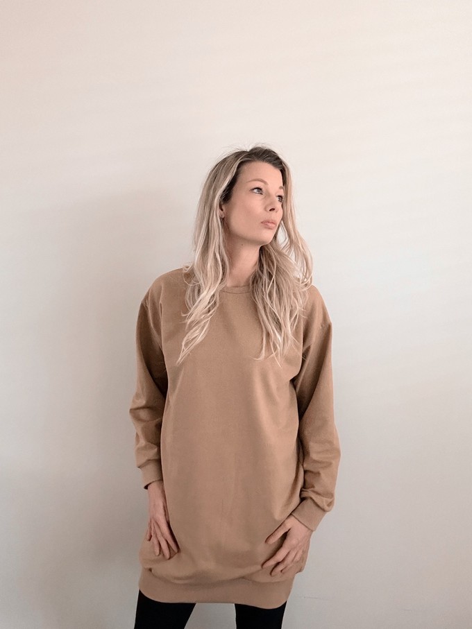 Pullover Kleid – Sand from Glow - the store