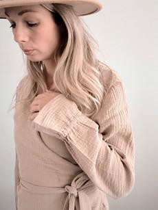 Wickelbluse – Beige via Glow - the store