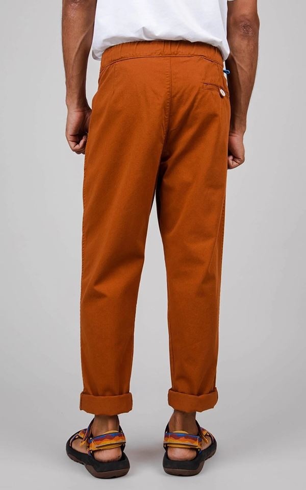 Chino Comfort Canela from Het Faire Oosten