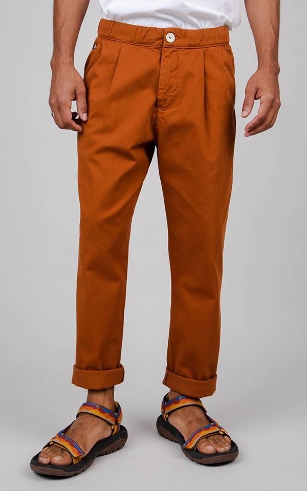 Chino Comfort Canela from Het Faire Oosten