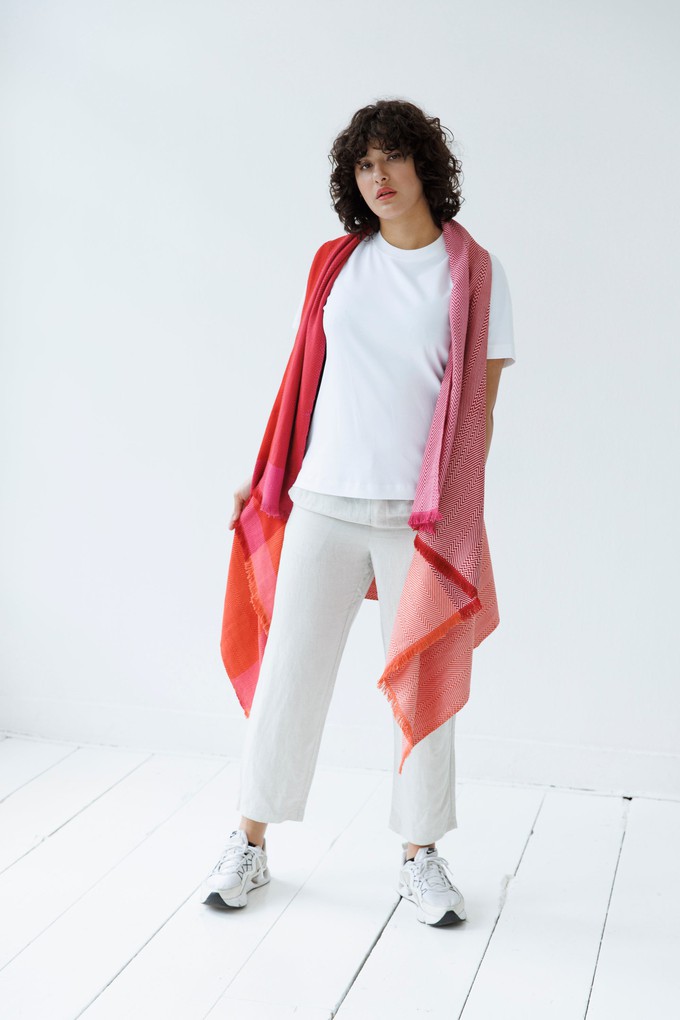 NEW! COTTON Cape Very Cherry from JULAHAS