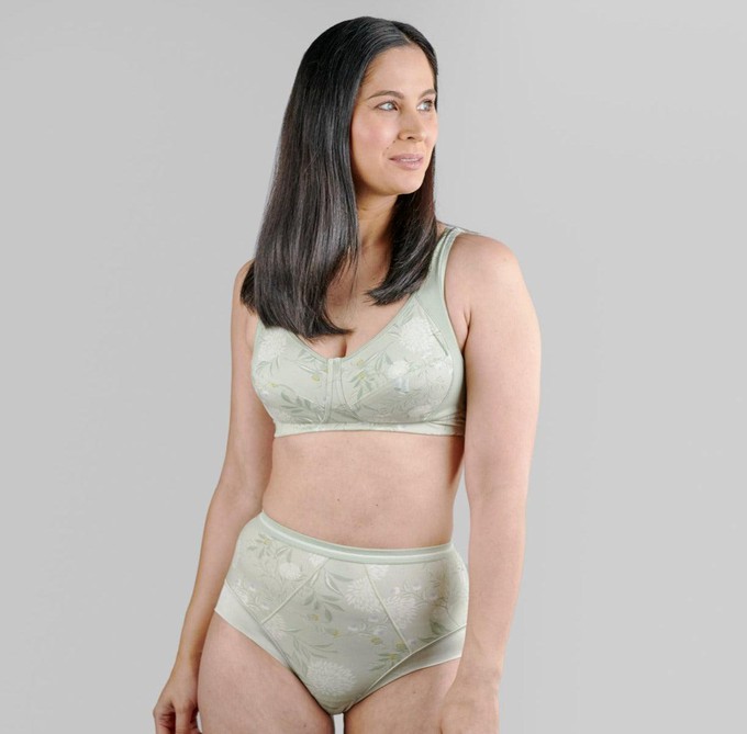 Minimising Compression Bandeau (A-B- C-D-DD-E-F) Cup by B Free Intimate  Apparel Online, THE ICONIC