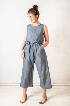 Bio-Baumwoll Jumpsuit Jalina Nadelstreifen Blau via Jyoti - Fair Works