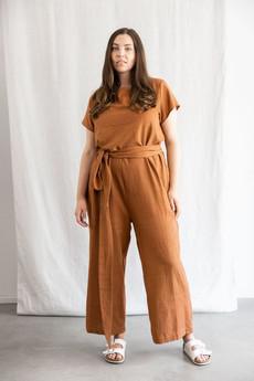 Baumwoll Jumpsuit Nirav Haselnuss via Jyoti - Fair Works