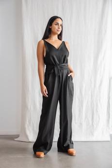 Hanf/Tencel Jumpsuit Parvani Schwarz via Jyoti - Fair Works