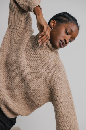 Baby-Alpaka Turtleneck Strickpullover Suave Sand from Jyoti - Fair Works