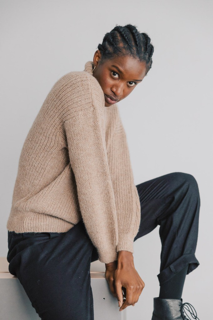 Baby-Alpaka Turtleneck Strickpullover Suave Sand from Jyoti - Fair Works