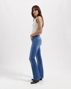 Zoe High Rise Bootcut Standard Blue via Kuyichi