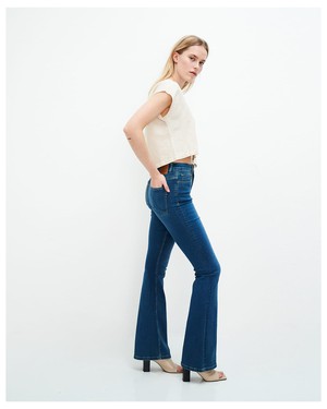 Lisette Flare Jeans Blassblau from Kuyichi