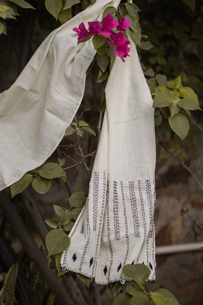 Sonder Kantha Scarf Kora from Lafaani