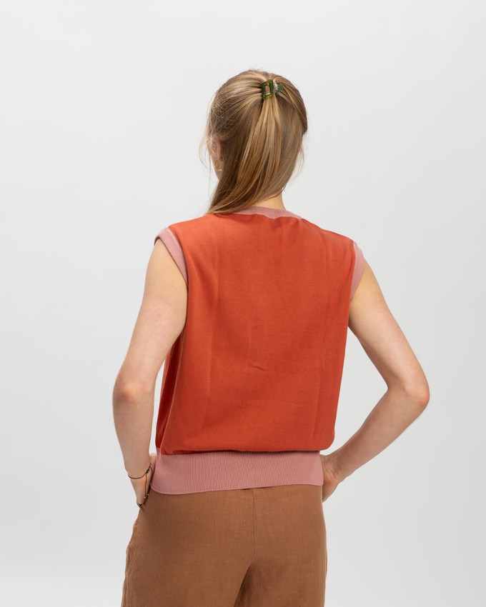 Buttoned Vest magma from Matona