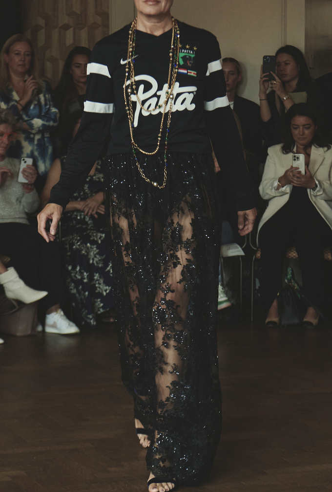 BLACK EMBROIDERED LACE SKIRT from MONIQUE SINGH