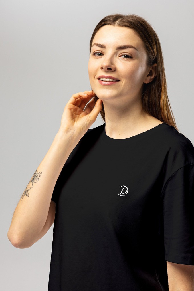 Chest Logo T-Shirt Unisex from Pitod