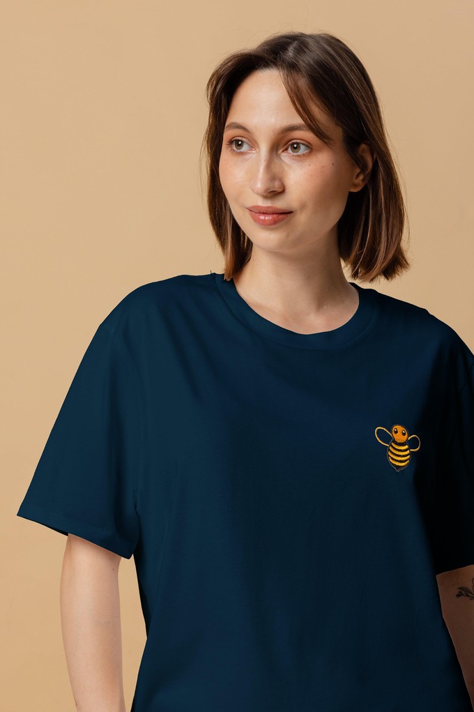 Embroidered Bee T-Shirt Unisex from Pitod