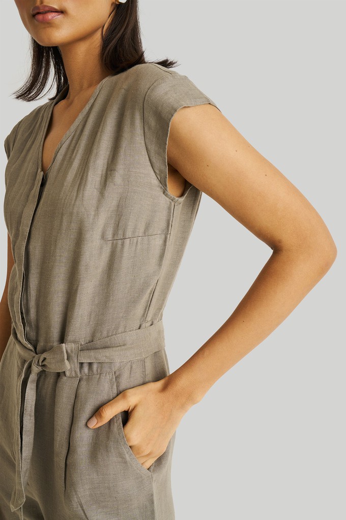 Evening Chai Jumpsuit in Dark Green from Reistor