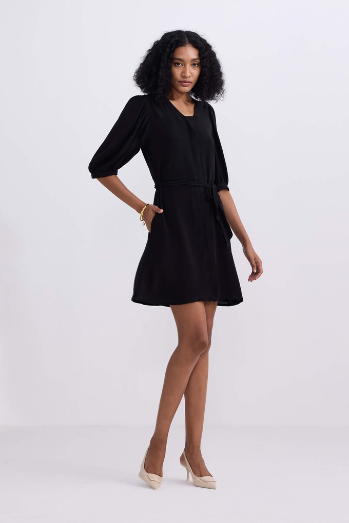 Short Black Dress with a Waist-tie in Black from Reistor