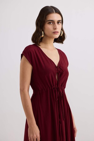 Deep V-neck Gathered Dress in Burgundy from Reistor