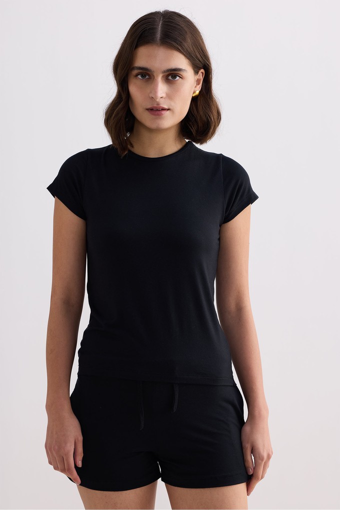 Essential Short Sleeve Tee in Black from Reistor