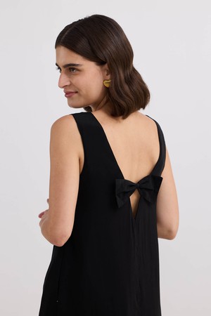 Midnight Muse V-neck Short Dress in Black from Reistor