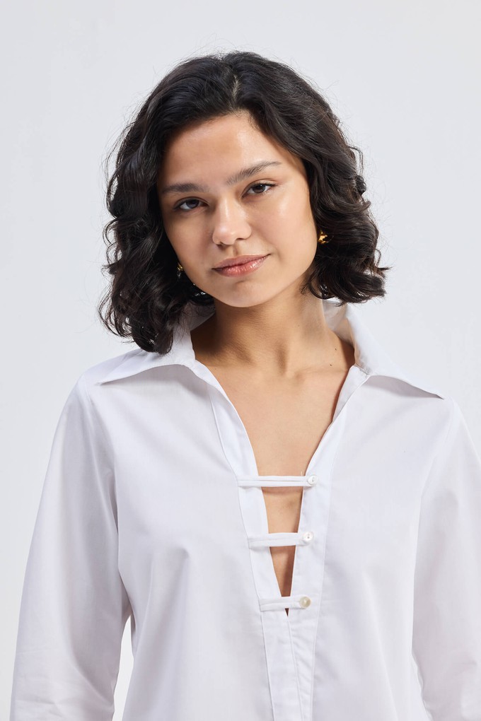 Crisp Details Button-down Shirt in White from Reistor