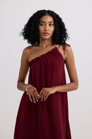 One-shoulder Midi dress in Burgundy from Reistor