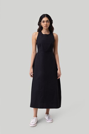 Cross-back Midi Dress in Black from Reistor