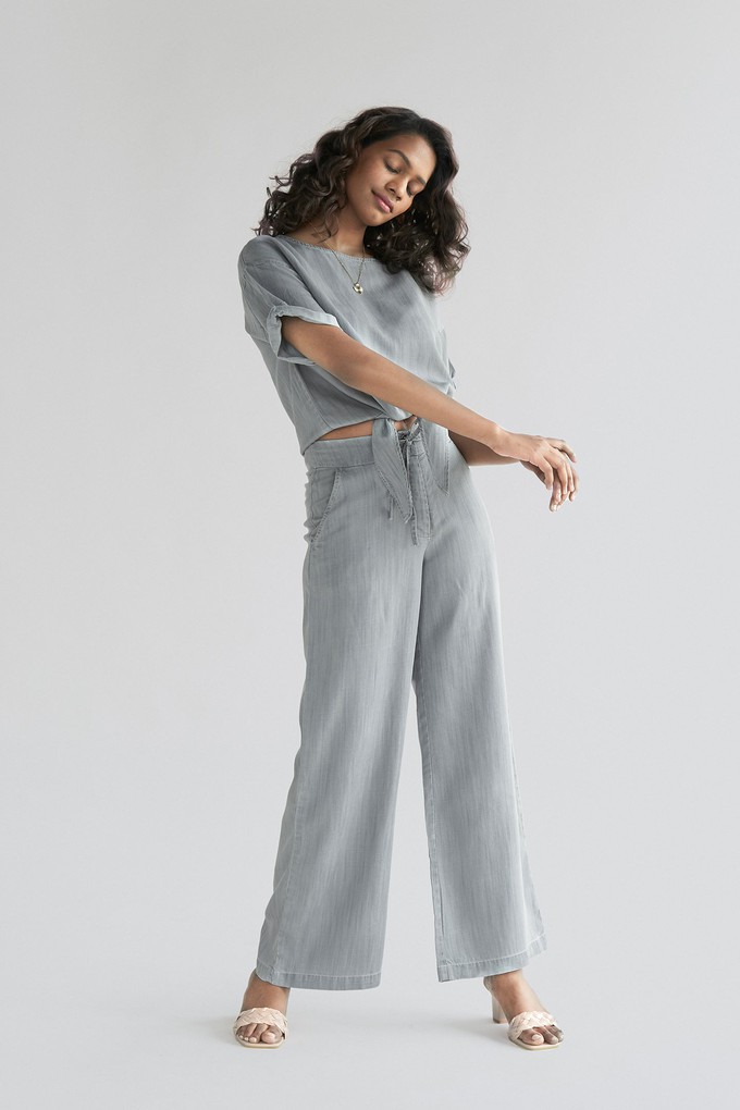 Twist and Sway Top in Stone Grey from Reistor