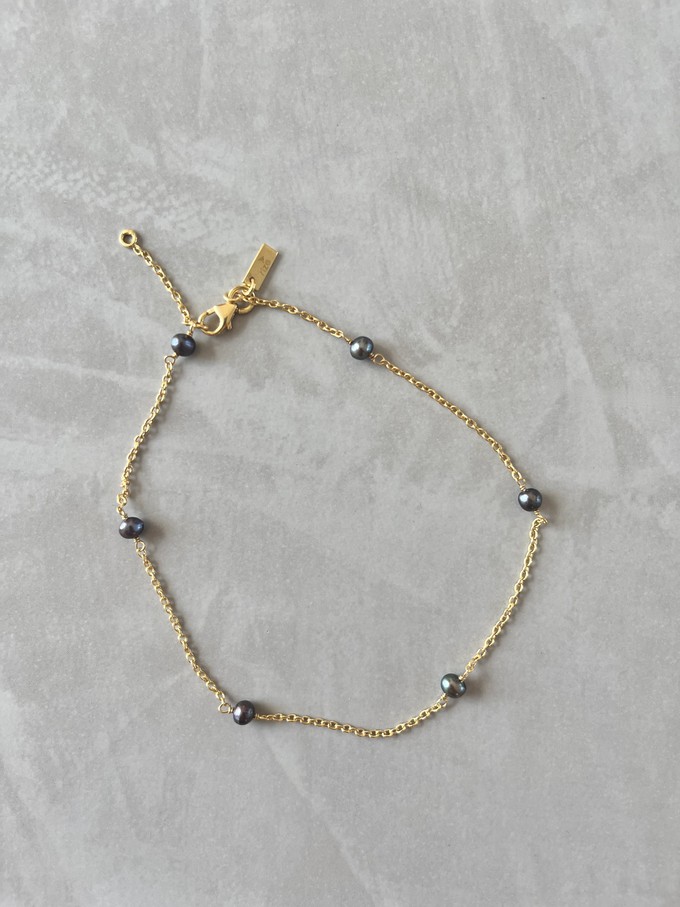 Minimal Pearl Anklet from Rize