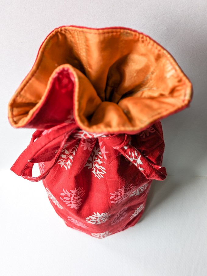 The perfect reusable gift bag, Handmade Kalamkari Cotton Pouch, Bottle Gift Bag from Shakti.ism