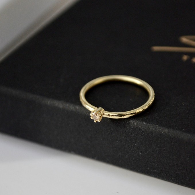 Tiny champagne diamond ring - Gold 14k & Diamond from Solitude the Label