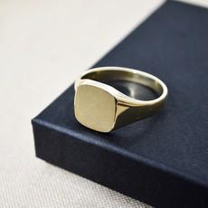 Classic Signet Ring - Gold 14k via Solitude the Label